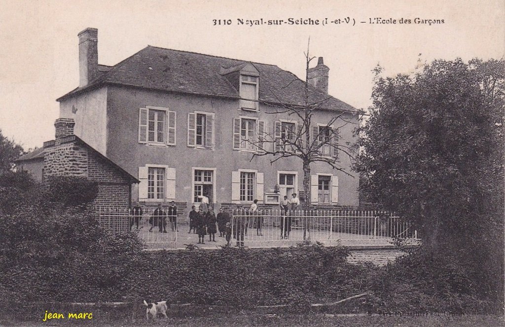 Noyal sur-Seiche - L'École des Garçons.jpg