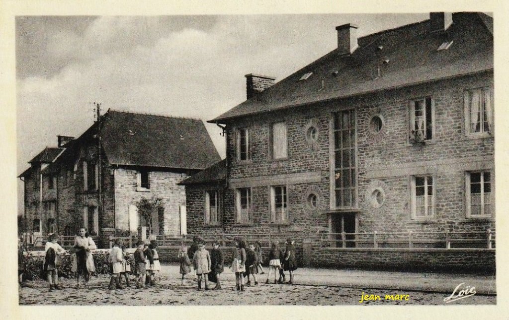 Chartres-de-Bretagne - Le Groupe Scolaire.jpg