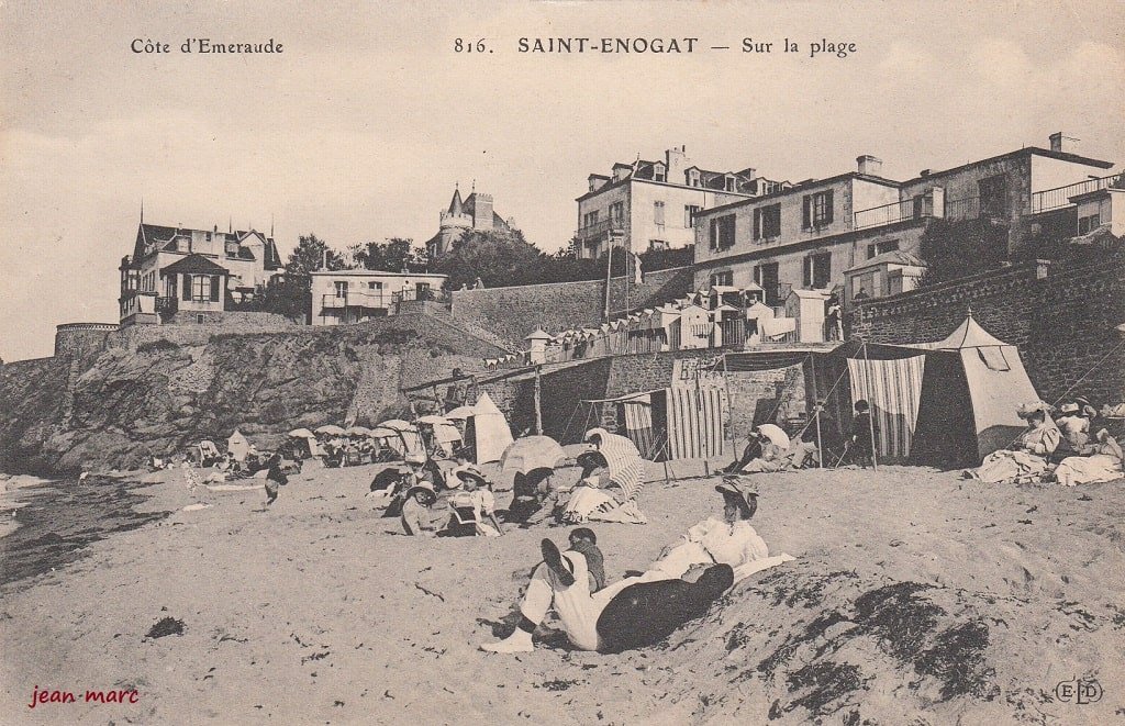 Saint-Enogat - Sur la plage.jpg