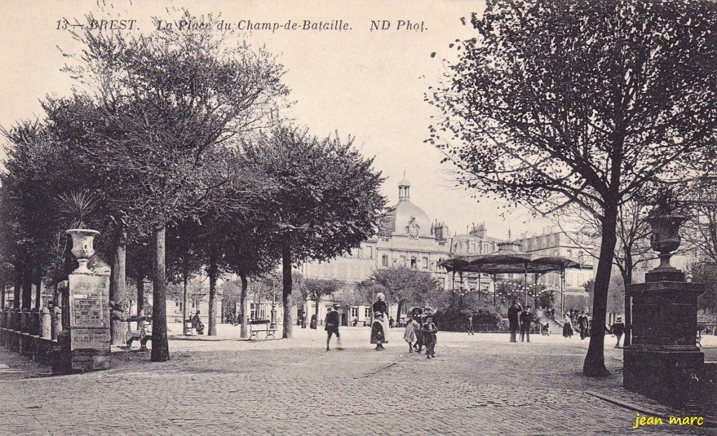 Brest - Place du Champ de Bataille.jpg