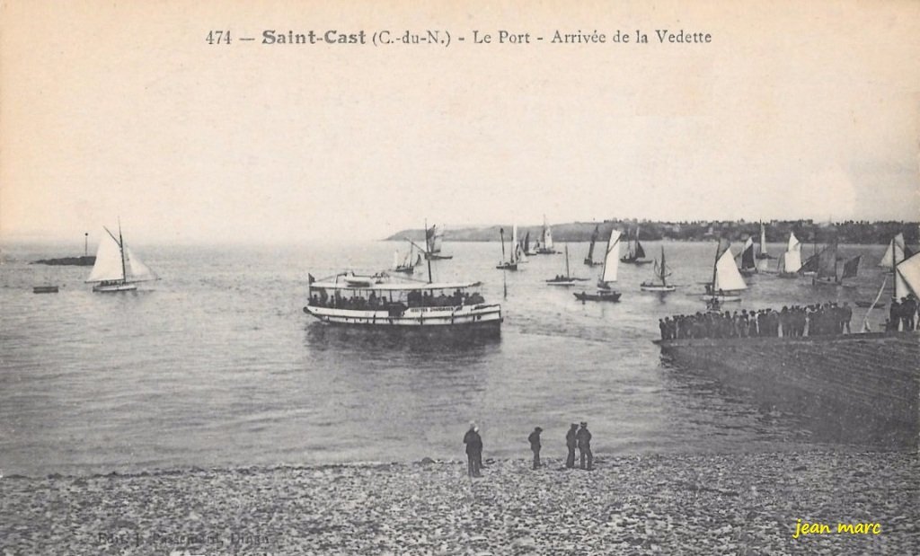 Saint-Cast - Le Port - Arrivée de la vedette.jpg