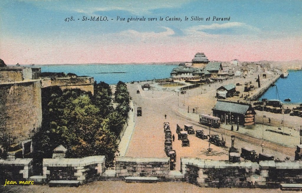 Saint-Malo - Vue générale vers le Casino, le Sillon et Paramé.jpg