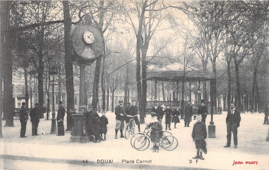Douai - Place Carnot 44.jpg