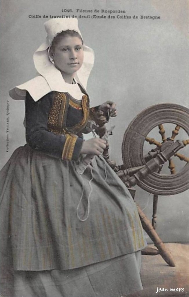 Fileuse de Rosporden (Étude des Coiffes de Bretagne).jpg