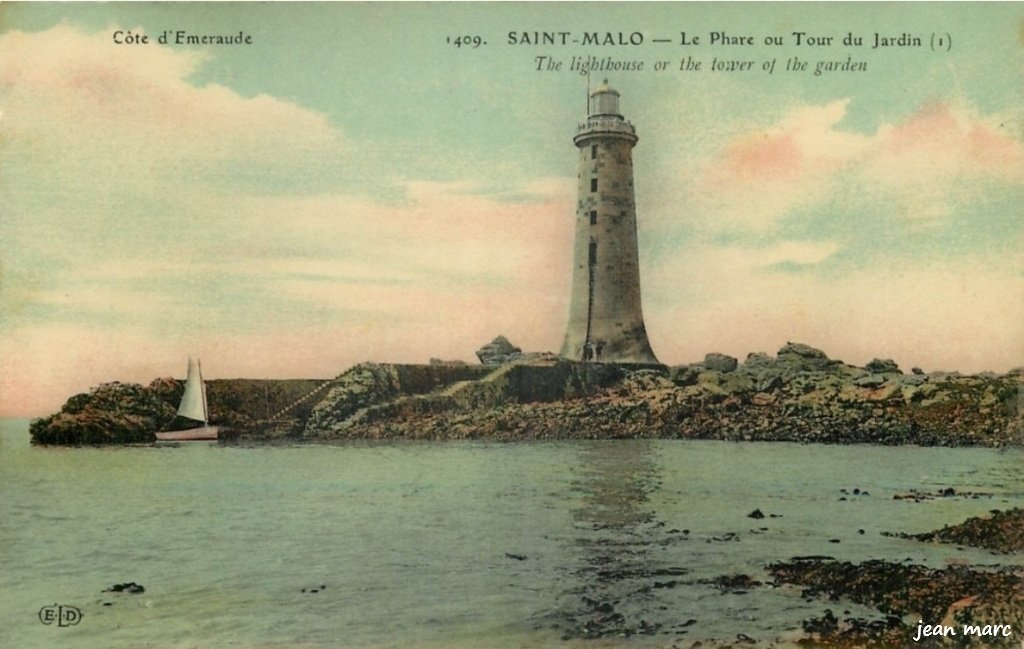 Saint-Malo - Le Phare ou Tour du Jardin.jpg