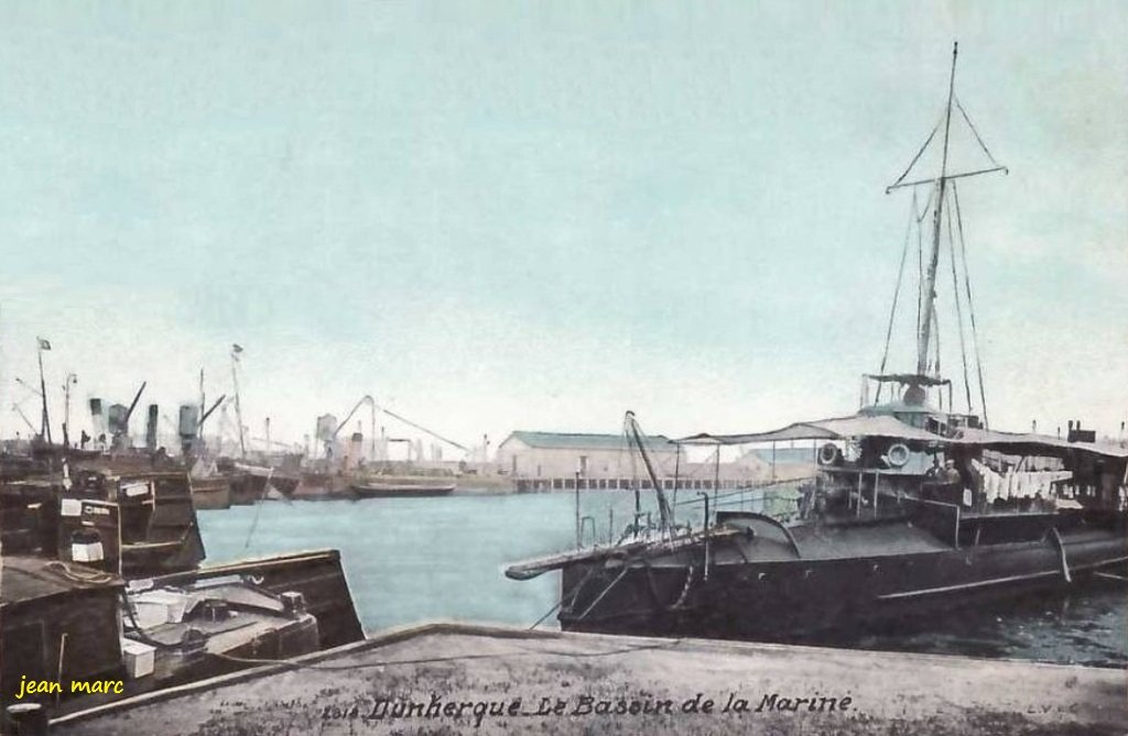 Dunkerque - Le Bassin de la Marine.jpg