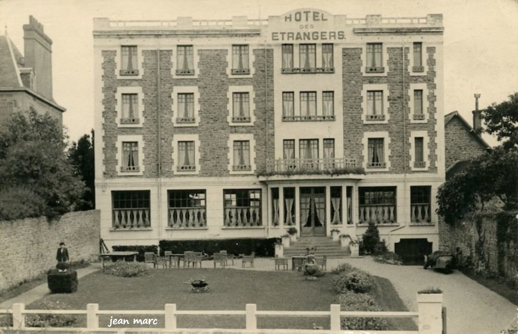 Saint-Enogat - Grand Hôtel des Étrangers.jpg
