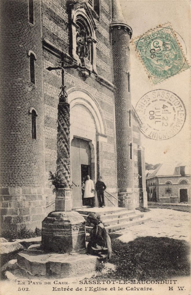 76 - SASSETOT - 502 - Entrée de l'Eglise et le Calvaire - H.W. - 01-07-25.jpg