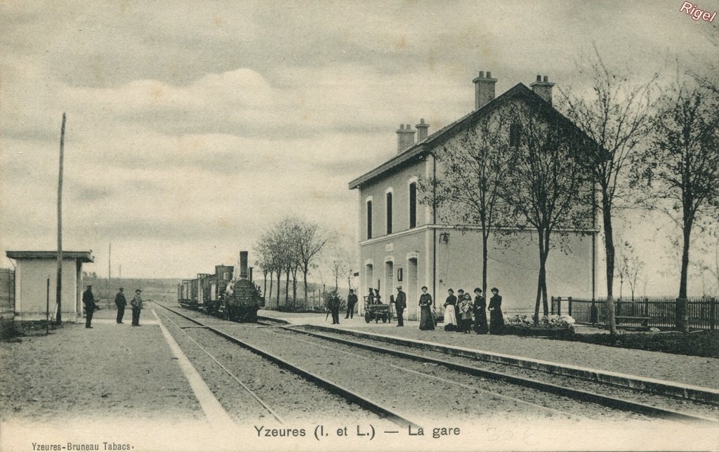 37-Yzeures - La Gare - Bruneau Tabacs.jpg