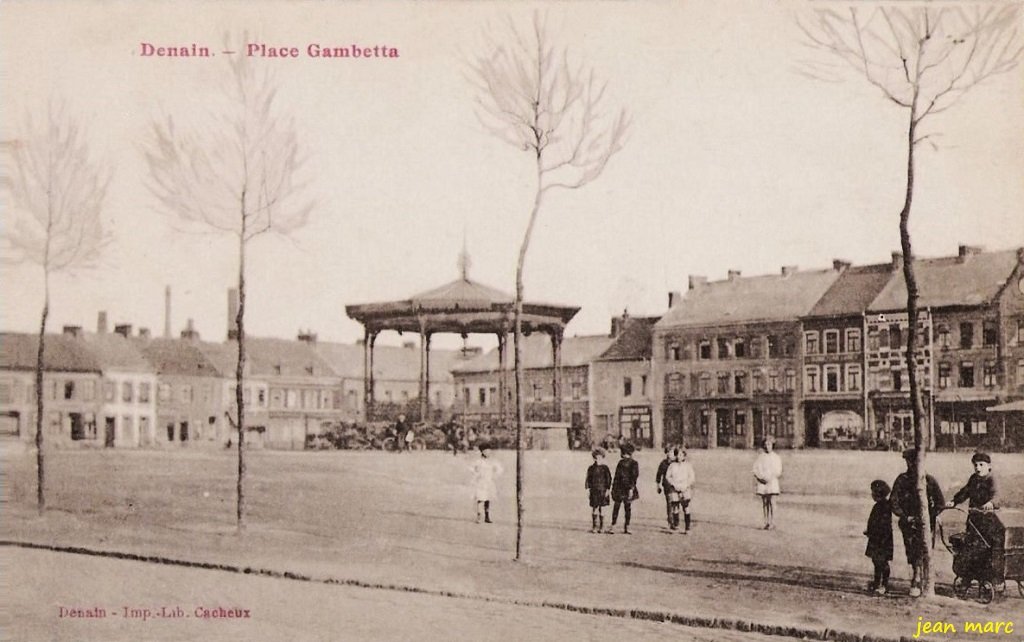 Denain - Place Gambetta.jpg