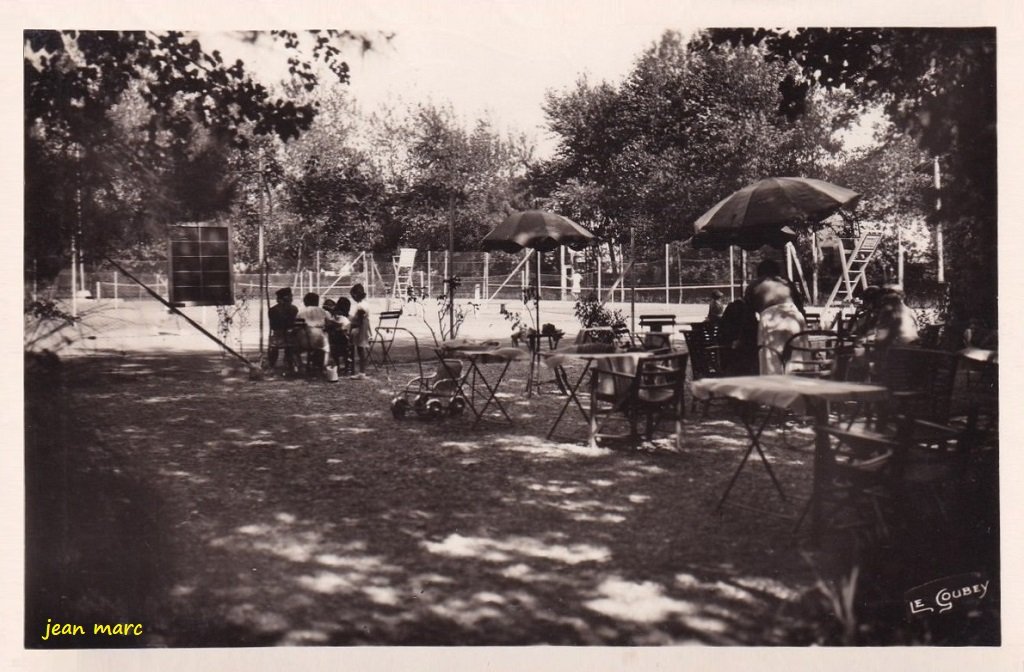 Coutainville - Le Tennis-Club.jpg