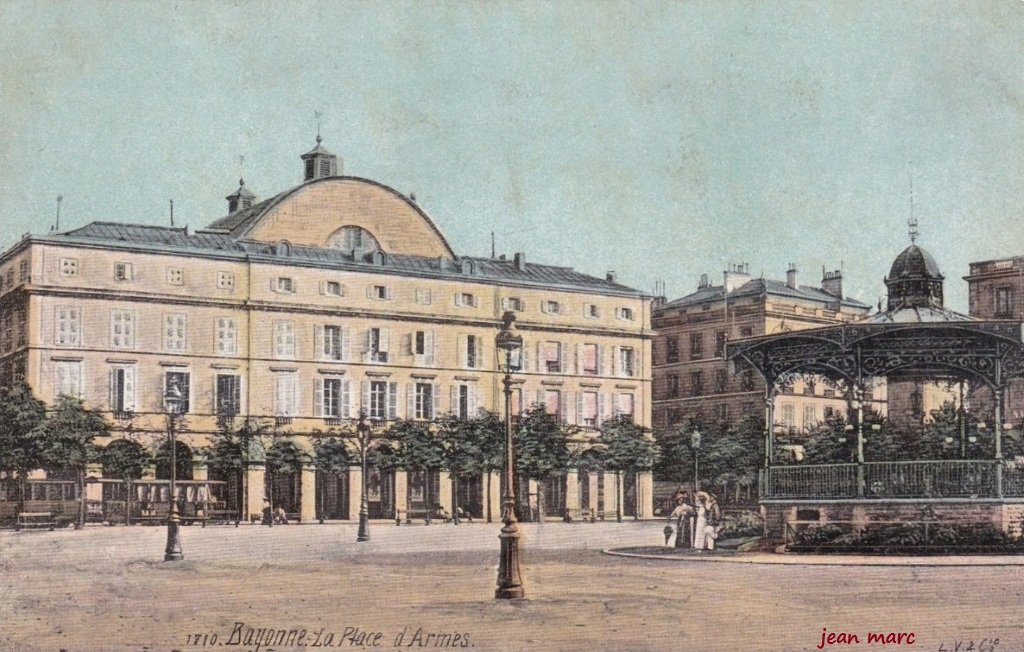 Bayonne - La Place d'Armes.jpg