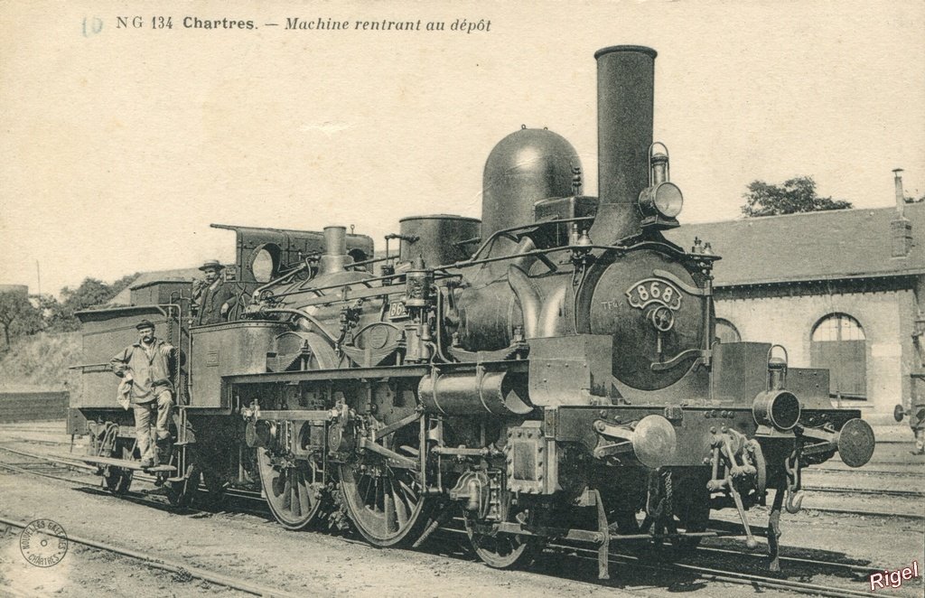 28-Chartres -Machine rentrant au dépôt - 134 NG.jpg
