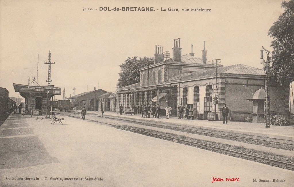 Dol - La Gare, vue intérieure.jpg