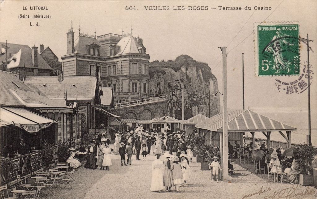 76 - VEULES-LES-ROSES - 864 N&B -Terrasse du Casino - L..J. - 13-07-25.jpg