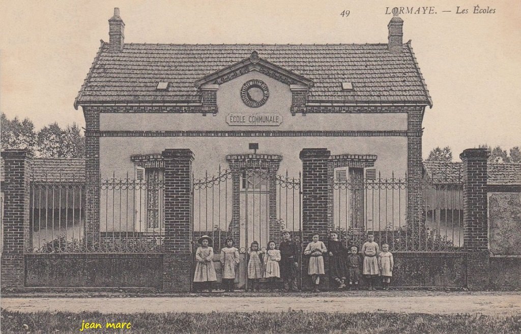 Lormaye - Les Écoles.jpg