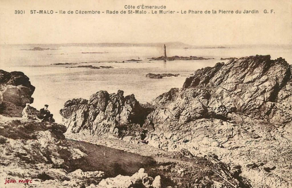 Saint-Malo - Ile de Cézembre - Le Murier - Le Phare de la Pierre du Jardin.jpg