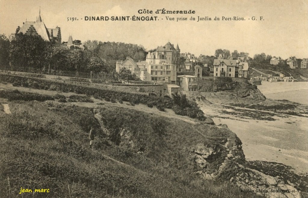 Dinard Saint-Énogat – Vue prise du Jardin de Port-Riou.jpg