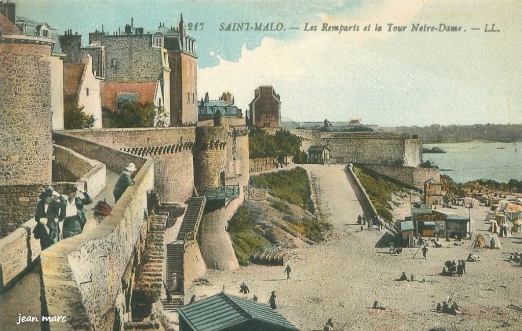 Saint-Malo - Les Remparts et la Tour Notre-Dame.jpg