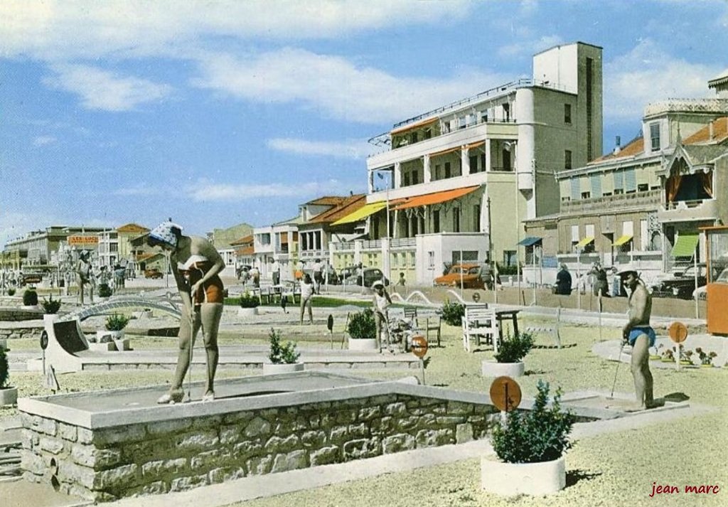Palavas-les-Flots - Le Golf miniature et ses plaisirs.jpg