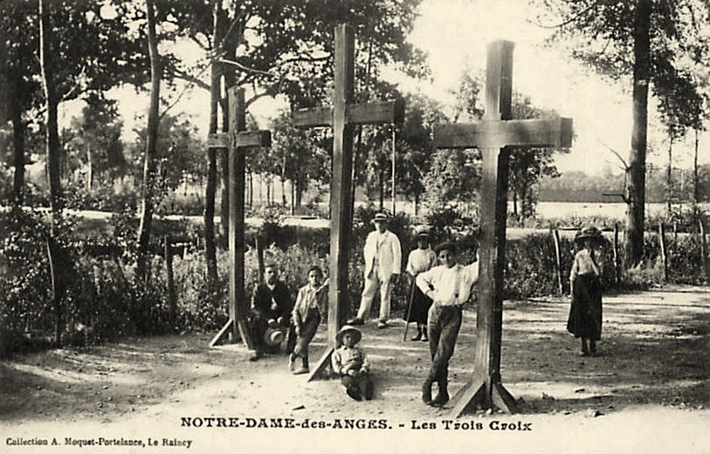 Clichy-sous-Bois Notre-Dame des Anges 93.jpg
