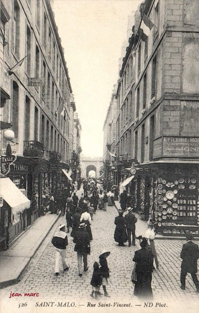 Saint-Malo - Rue Saint-Vincent.jpg