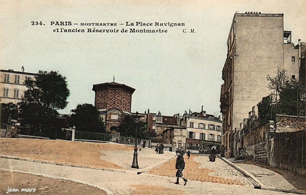 Paris XVIIIe - La Place Ravignan et l'ancien Réservoir de Montmartre.jpg