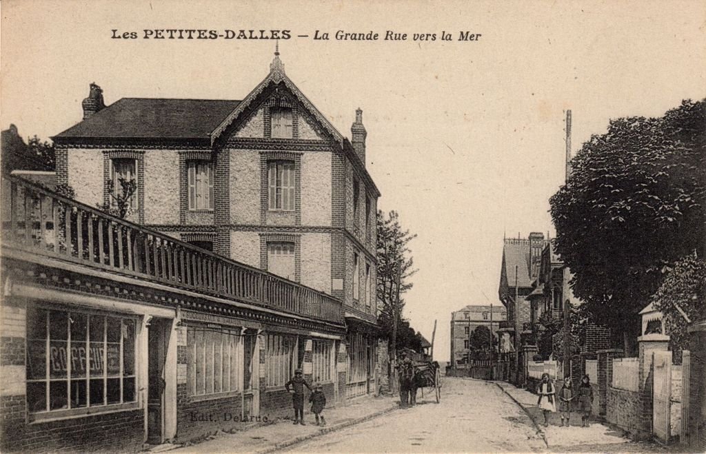 76 - LES PETITES DALLES - La Grande Rue vers la Mer - Edit. Delarue -  19-07-25.jpg