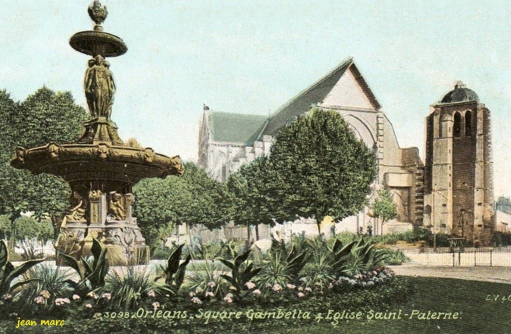 Orléans - Square Gambetta et Église Saint-Paterne.jpg