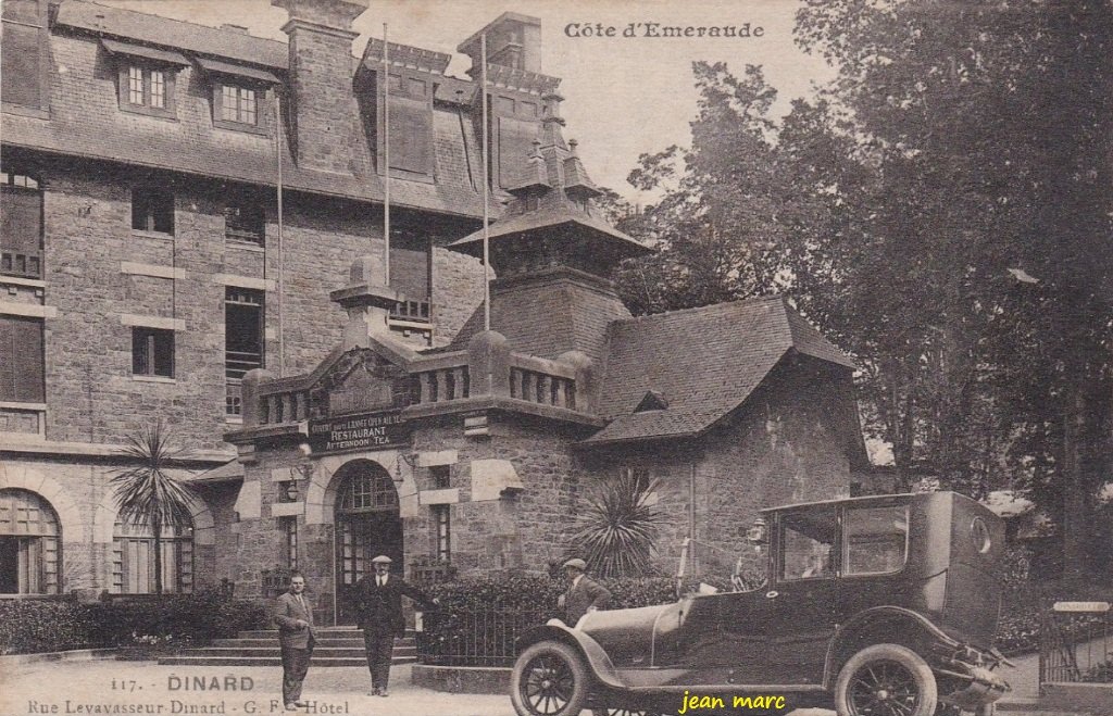 Dinard - Rue Levavasseur - Hôtel.jpg