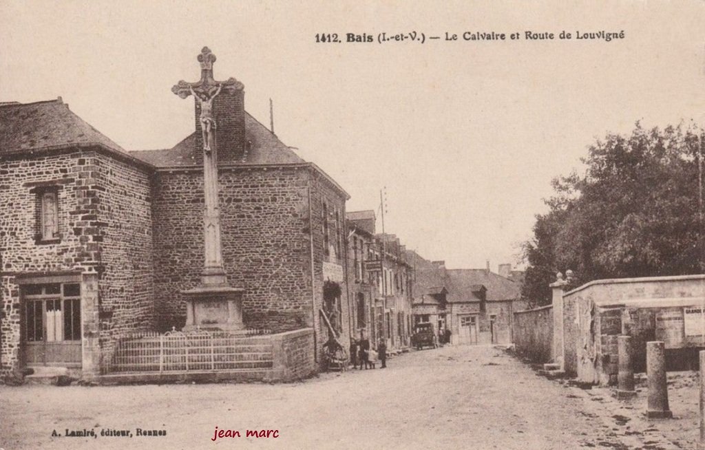 Bais - Le Calvaire et Route de Louvigné.jpg