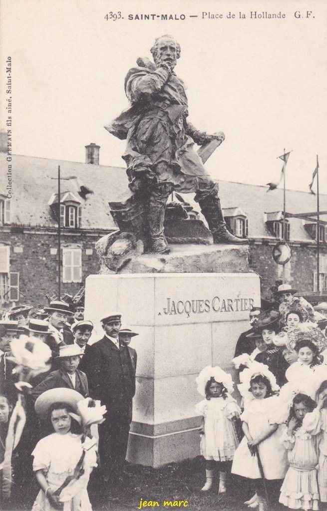 Saint-Malo - Place de la Hollande - Statue de Jacques Cartier.jpg