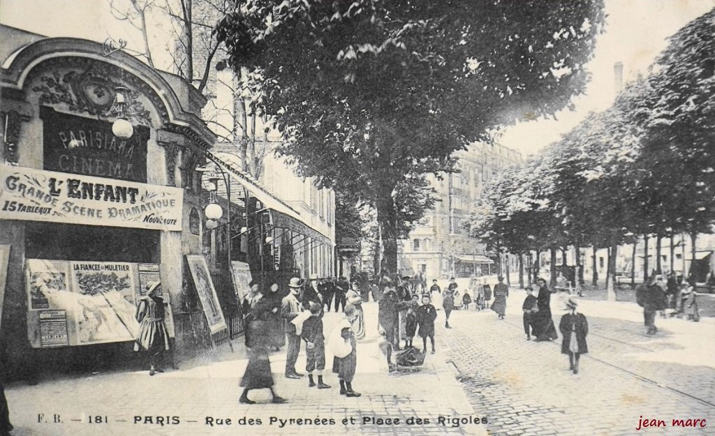 Paris XXe - Rue des Pyrénées et Place des Rigoles.jpg