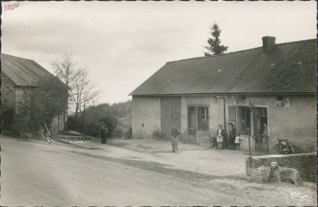 58-Villapourçon _Nièvre_ Le Puits - Le Café-Tabacs - CIM.jpg