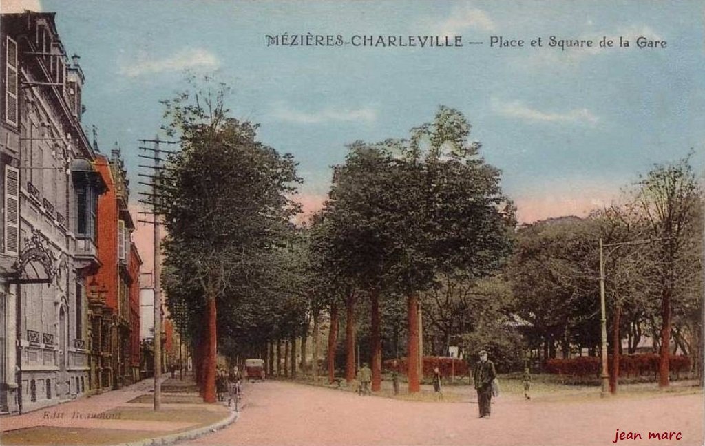 Charleville - Place et Square de la Gare.jpg