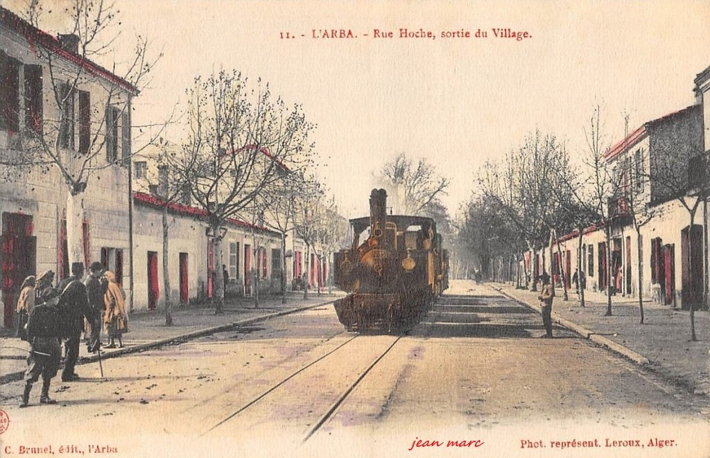 L'Arba - Rue Hoche, entrée du Village.jpg