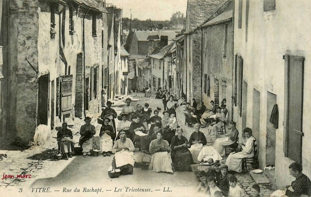 Vitré - Rue du Rachapt - Les Tricoteuses.jpg
