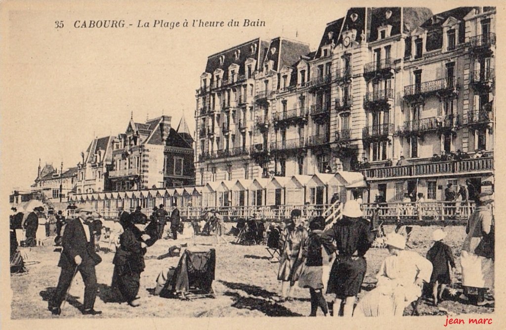 Cabourg - La Plage à l'heure du bain.jpg