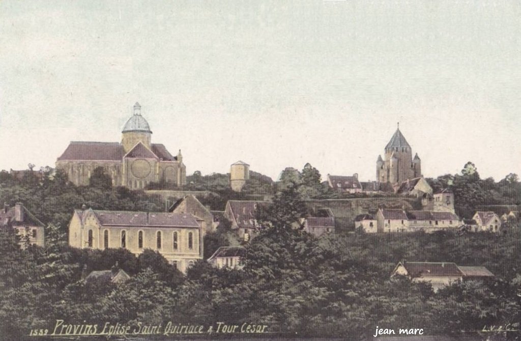 Provins - Église Saint-Quiriace et Tour César.jpg