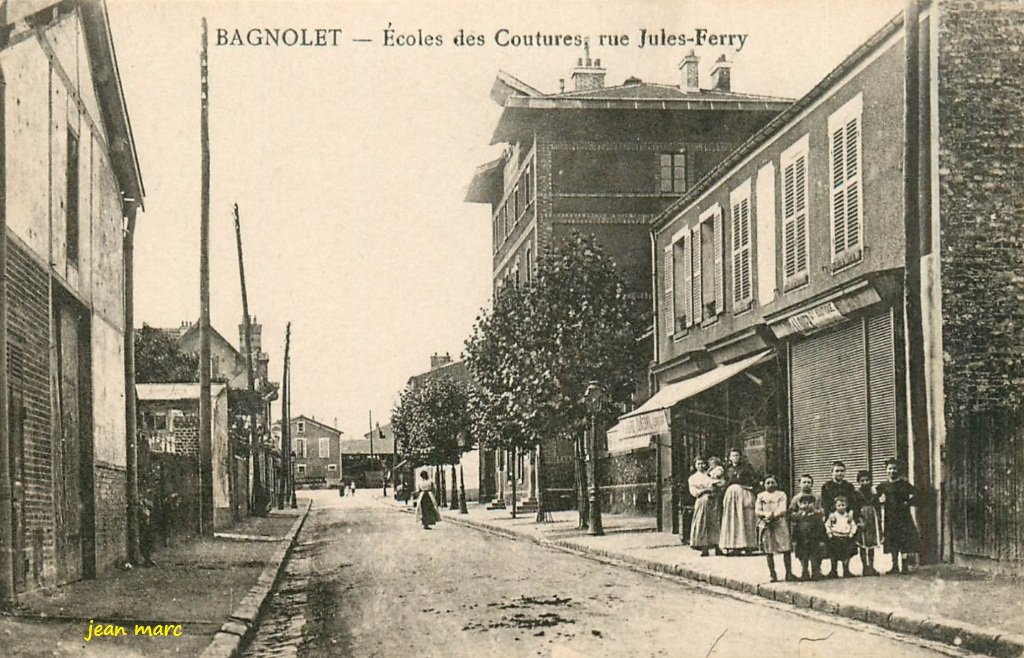 Bagnolet - École des Coutures, rue Jules Ferry.jpg