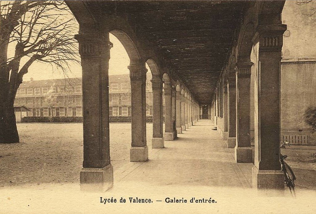 Valence 26.jpg