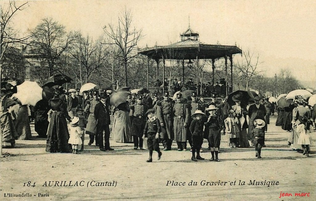 Aurillac - Place du Gravier et la Musique.jpg