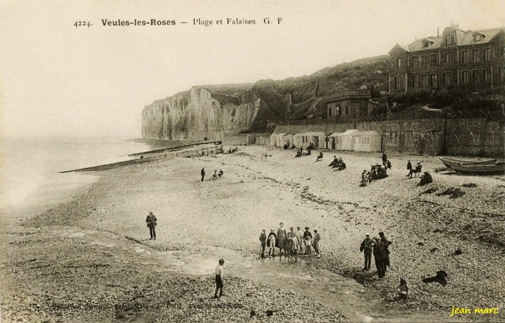 Veules-les-Roses – Plage et Falaises.jpg