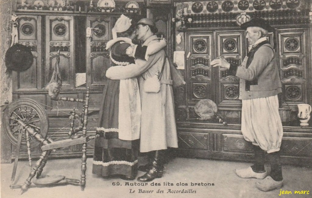 Autour des lits clos bretons.jpg