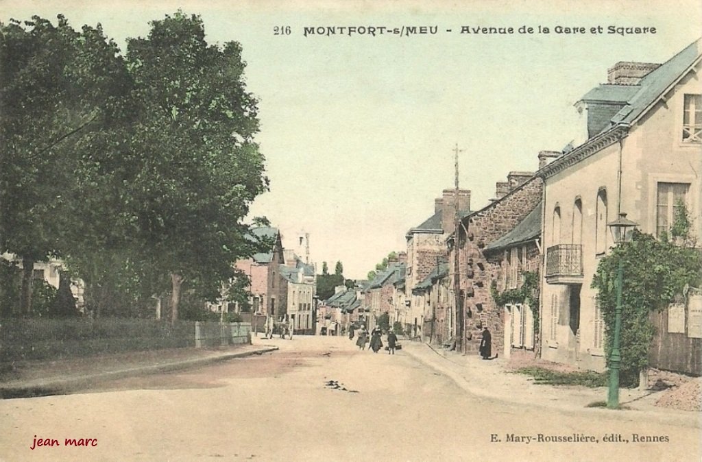Montfort-sur-Meu - Avenue de la Gare et Square.jpg