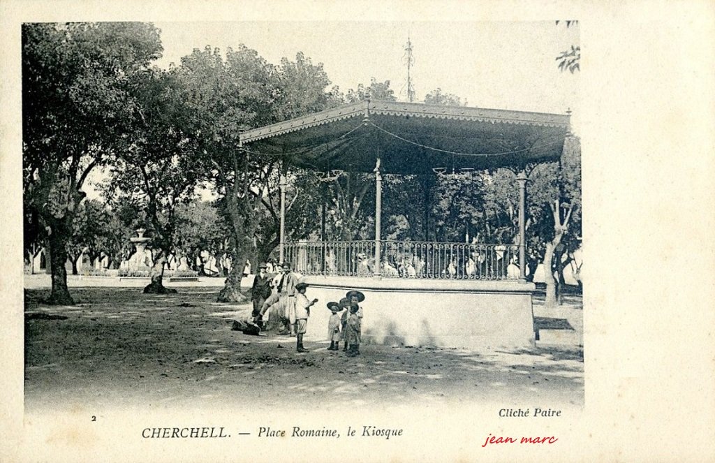 Cherchell - Place Romaine, le Kiosque.jpg