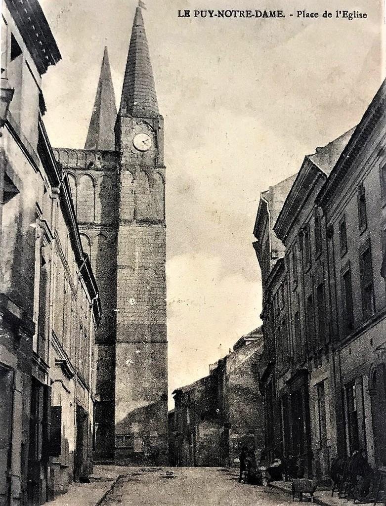 Le Puy-Notre-Dame 33.jpg