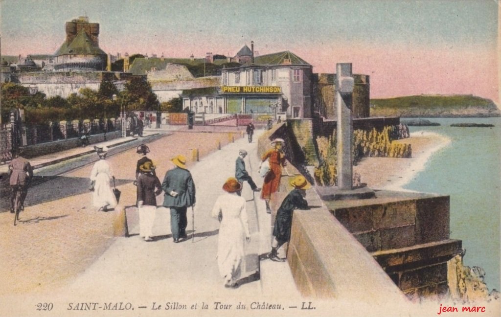 Saint-Malo - Le Sillon et la Tour du Château.jpg