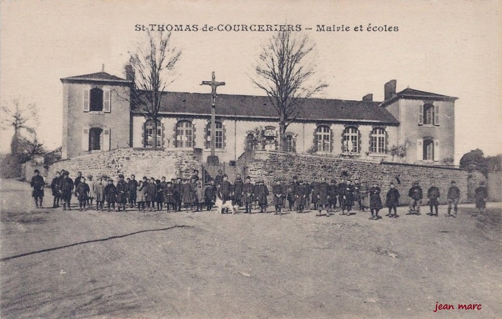 Saint-Thomas-de-Courceriers - Mairie et écoles.jpg