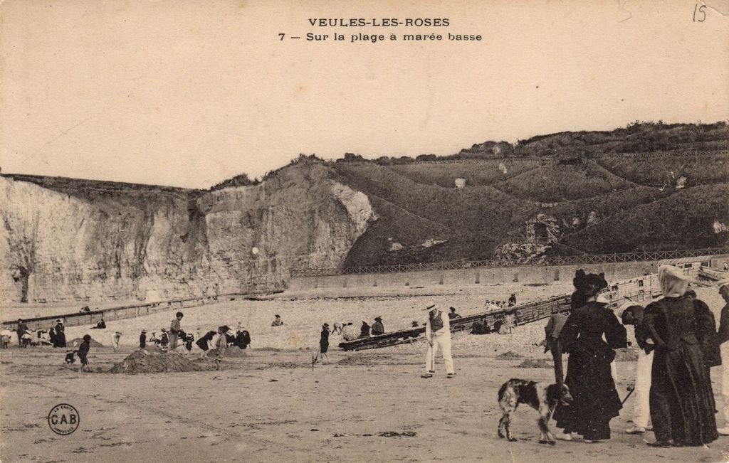 76 - VEULES-LES-ROSES - 7 - Sur la plage à marée basse - CAB - 18-08-25.jpg